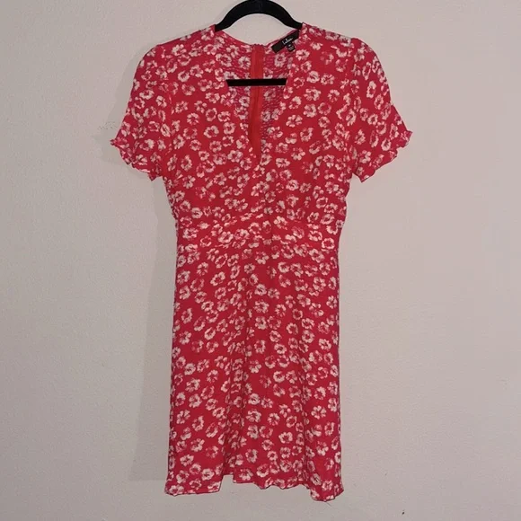 garden explorer red floral print mini dress Lulus Garden Explorer Red Floral Print Mini Dress size Medium Red/White  floral